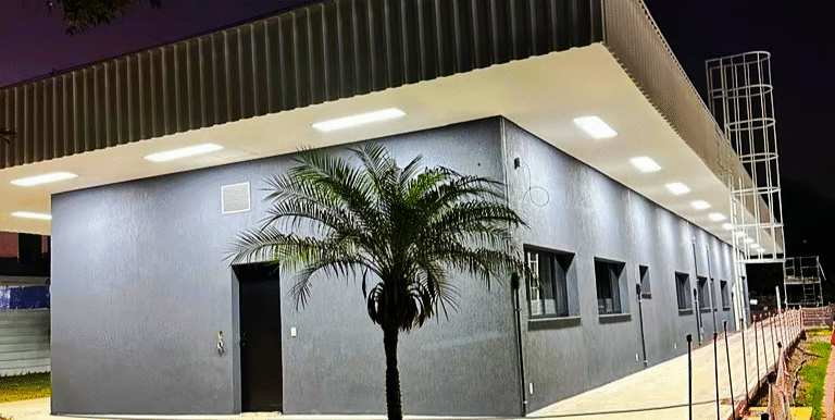 Pintura e sinalização industrial executada pela Angelo Pinturas na unidade FEMSA / Coca-Cola